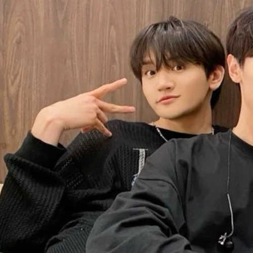 Popular profile image of LUCY selected by votes