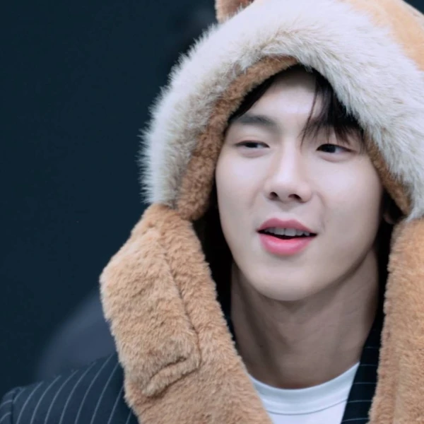 Shownu (MONSTA X)