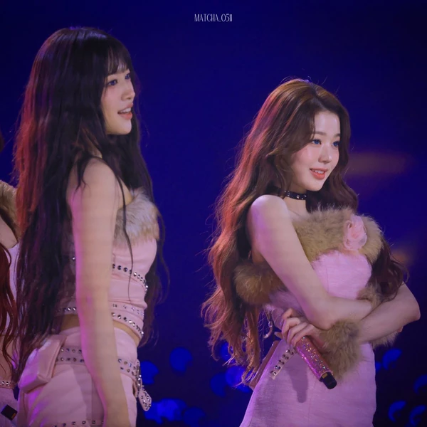 Top Photo Full of IVE Love