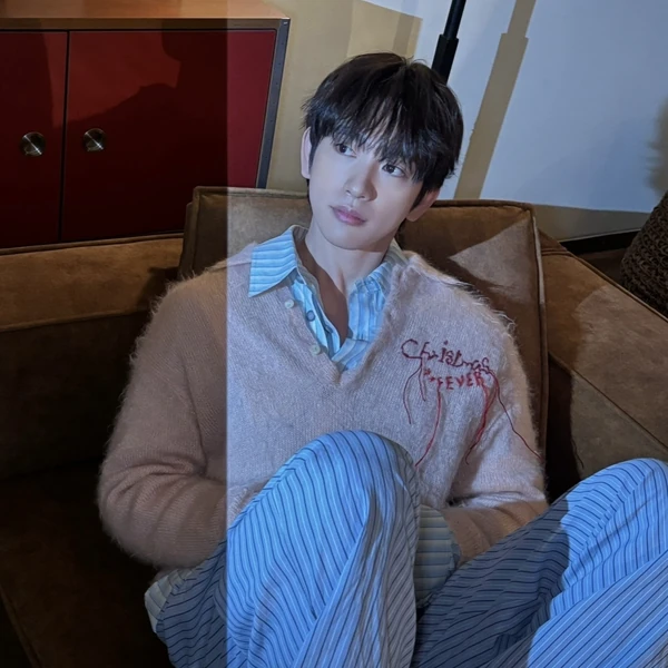 Today's Most Loved Jinyoung (GOT7)