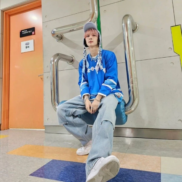 Top Photo Full of Hui (PENTAGON) Love