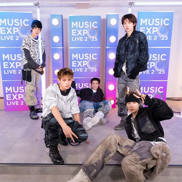 Top Photo Full of CORTIS Love