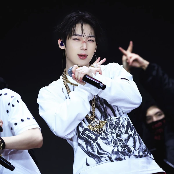 선우 (ENHYPEN) 팬심 가득한 인기 사진