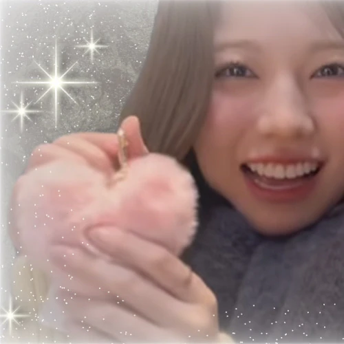 오늘 가장 사랑받은 아야카 (NiziU)의 모습