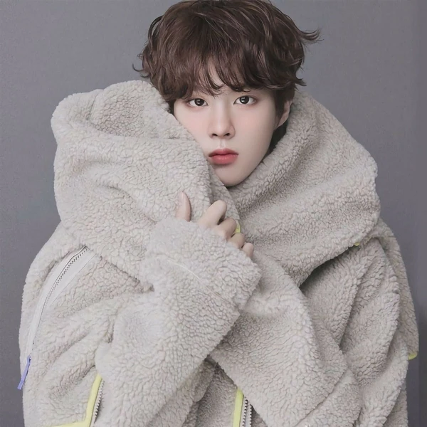 오늘 가장 사랑받은 김우석의 모습