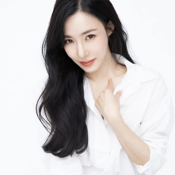 今日最受喜愛的Tiffany Young (少女時代)