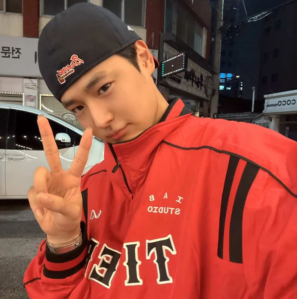 Top Photo Full of Choi Byungchan Love