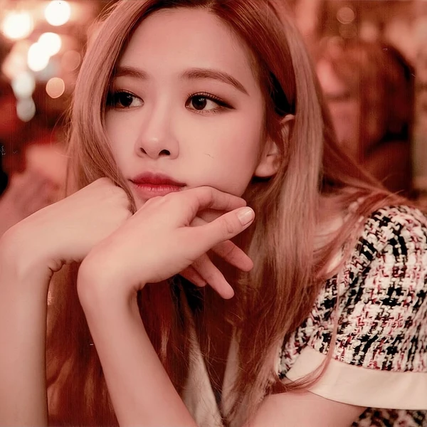 Penampilan ROSÉ (BLACKPINK) yang Paling Dicintai Hari Ini