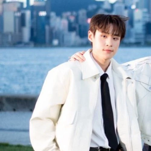 Signature photo of LYKN capturing their charm