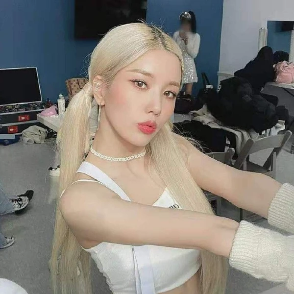 오늘 가장 사랑받은 권은비의 모습