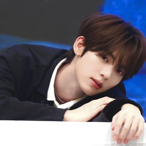 充满粉丝爱意的韩维辰 (ZEROBASEONE)人气照片