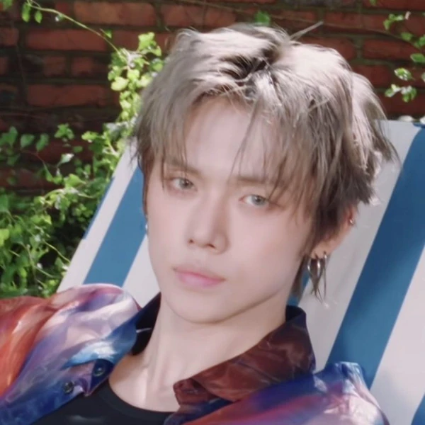 充满粉丝爱意的然竣 (TOMORROW X TOGETHER)人气照片