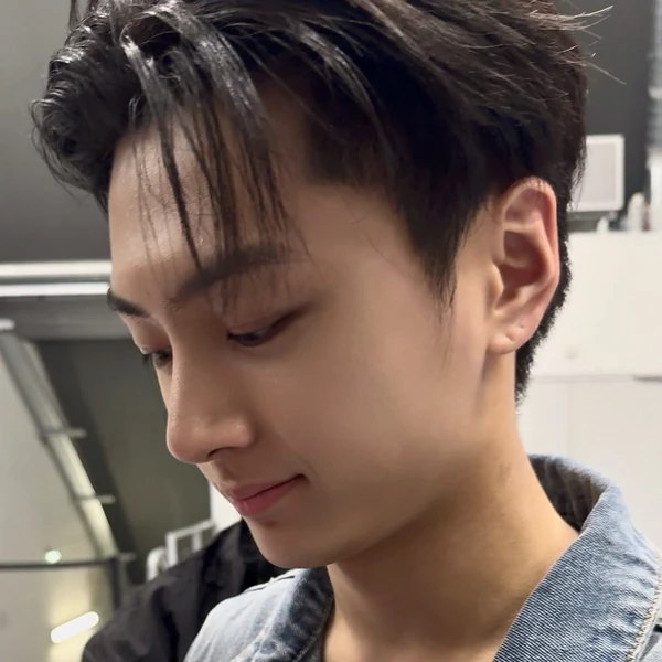 Foto Populer Penuh Cinta untuk Jay (ENHYPEN)