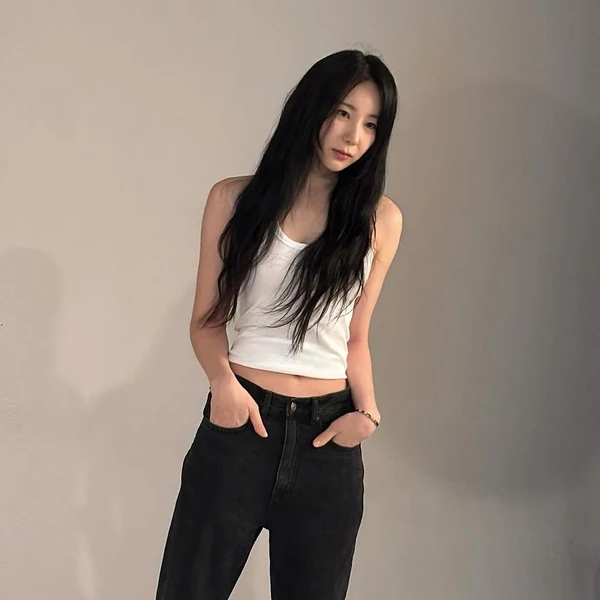 Top Photo Full of Lee Chaeyeon Love