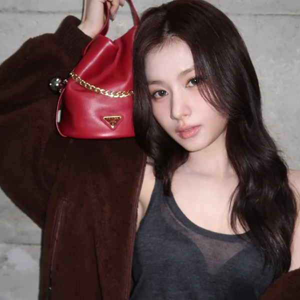 오늘 가장 사랑받은 사나 (TWICE)의 모습