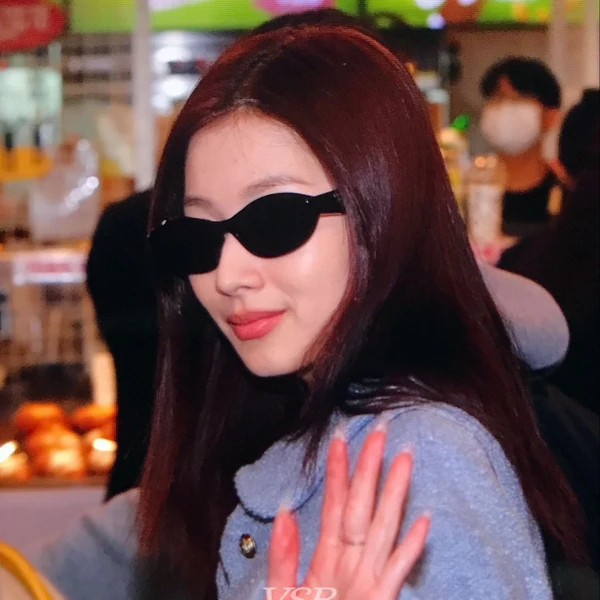 오늘 가장 사랑받은 사나 (TWICE)의 모습