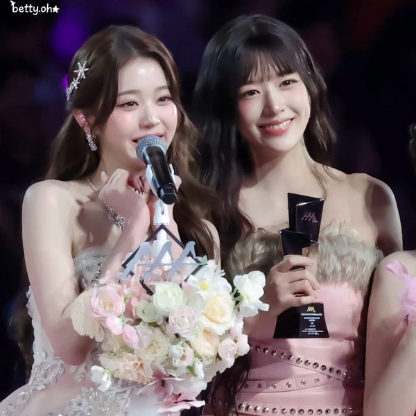 Top Photo Full of IVE Love