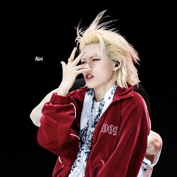 Signature photo of NI-KI (ENHYPEN) capturing their charm