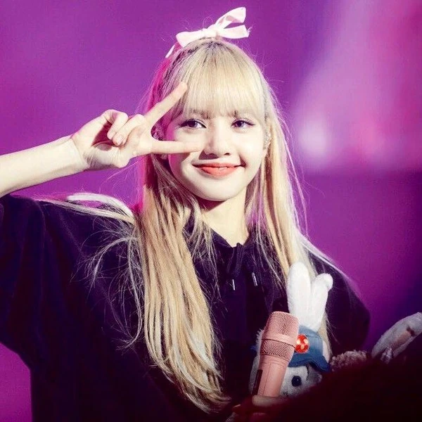 Fans' Pick: Best Moment of Lisa (BLACKPINK)