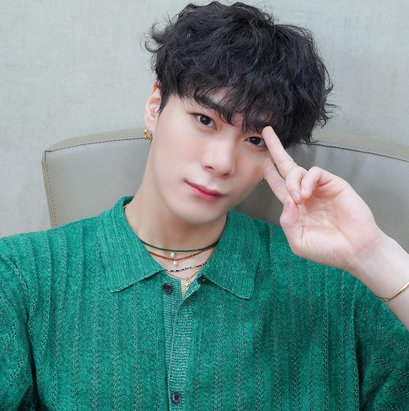 오늘 가장 사랑받은 문빈 (아스트로)의 모습