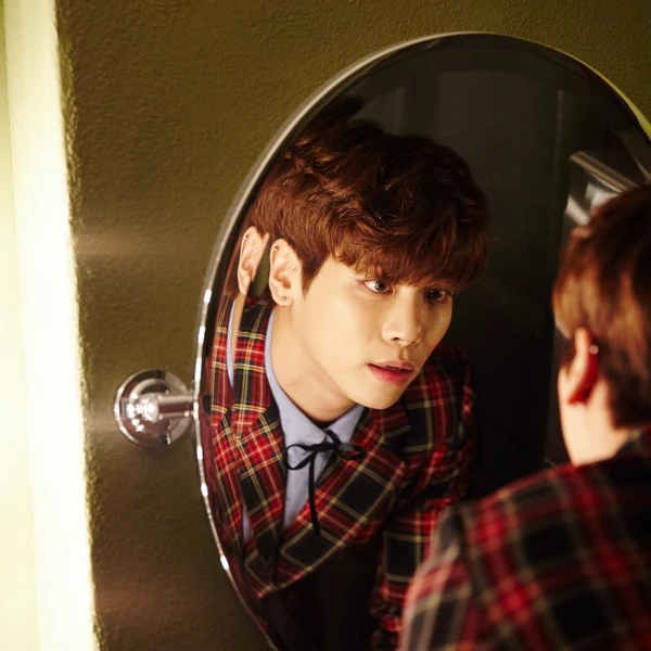 Today's Most Loved SHINee