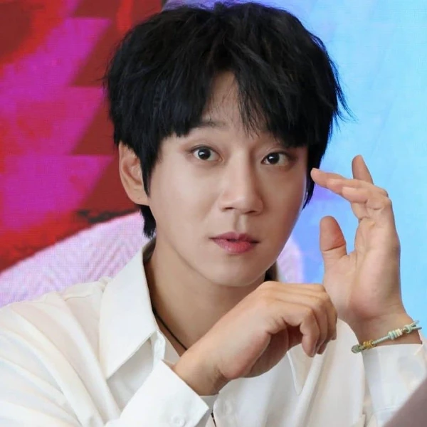 ファン・チヨルへの愛が詰まった人気写真