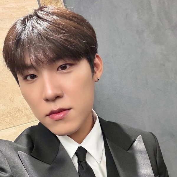 今日最受喜愛的朴佑鎮 (AB6IX)