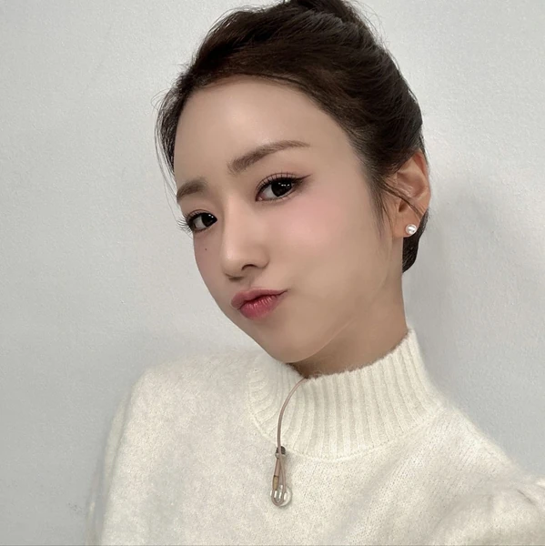 Shining profile picture of 尹普美 (Apink) on today's Choeaedol