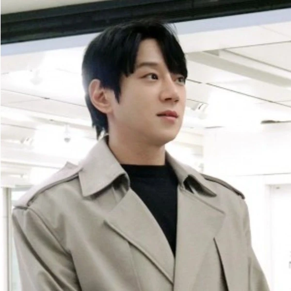 充满粉丝爱意的黃致列人气照片