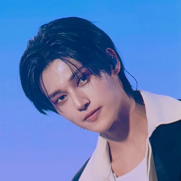 充满粉丝爱意的友榮 (ATEEZ)人气照片