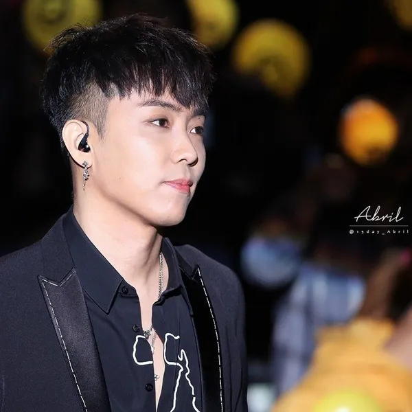 Foto Populer Penuh Cinta untuk Eun Jiwon (SECHSKIES)