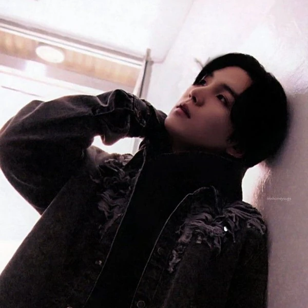 粉絲票選的SUGA (防彈少年團)最佳瞬間