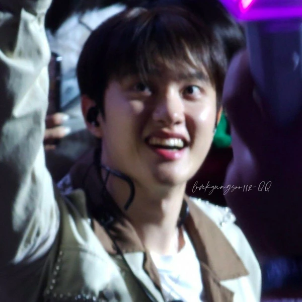 今日最受喜愛的D.O. (EXO)