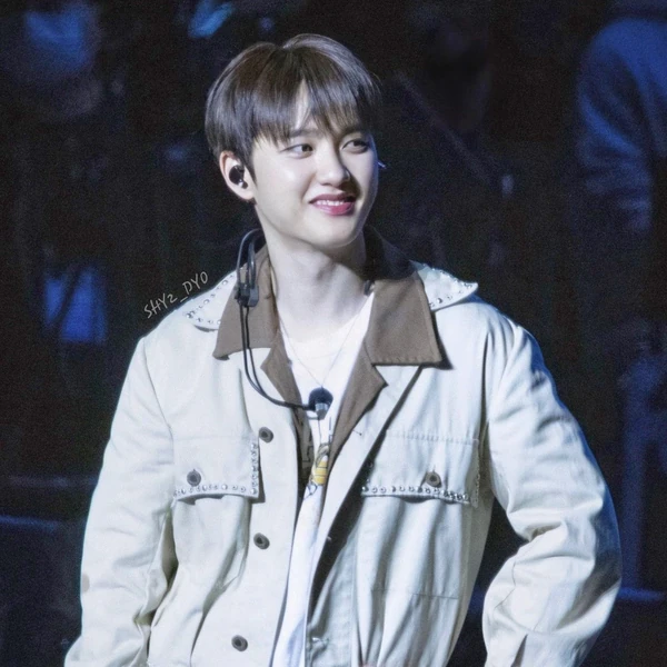 今日最受喜愛的D.O. (EXO)