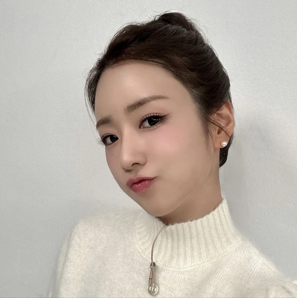 Today's Most Loved Yoon Bomi (Apink)