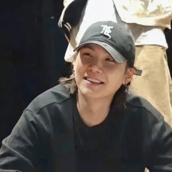 粉絲票選的SUGA (防彈少年團)最佳瞬間