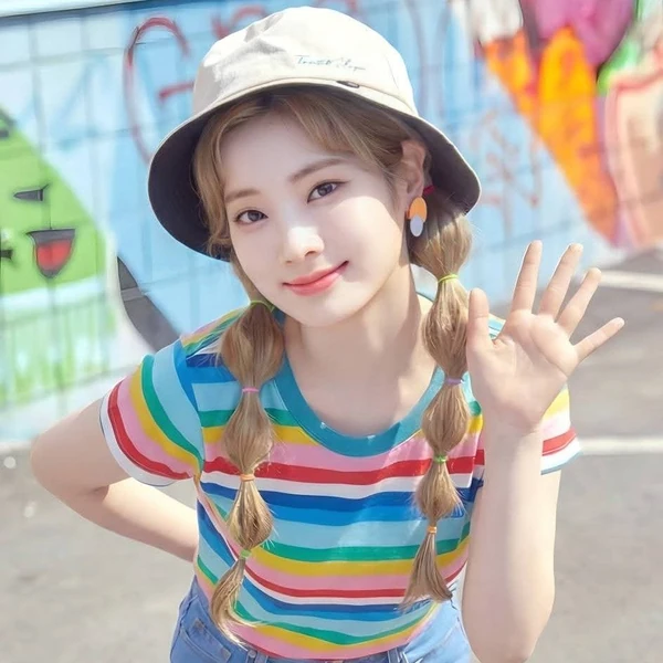 充满粉丝爱意的多贤 (TWICE)人气照片