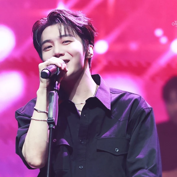 Today's Most Loved Jinho (PENTAGON)