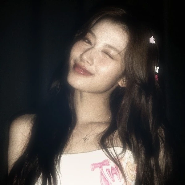 今日最も愛されたサナ (TWICE)の姿