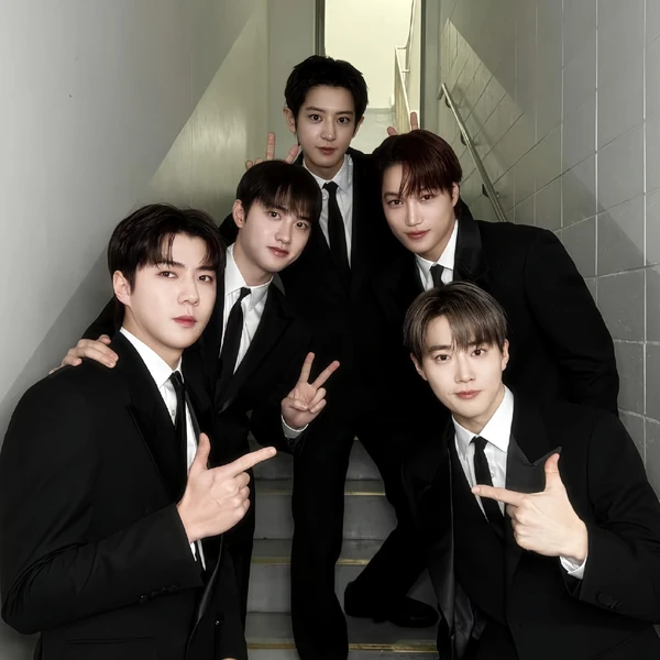 Top Photo Full of EXO Love