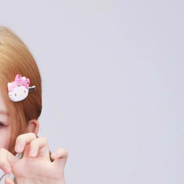 Foto Populer Penuh Cinta untuk Rei (IVE)