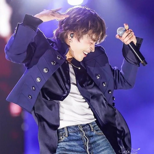 今天最受喜爱的弘中 (ATEEZ)