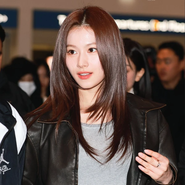 Penampilan Sana (TWICE) yang Paling Dicintai Hari Ini