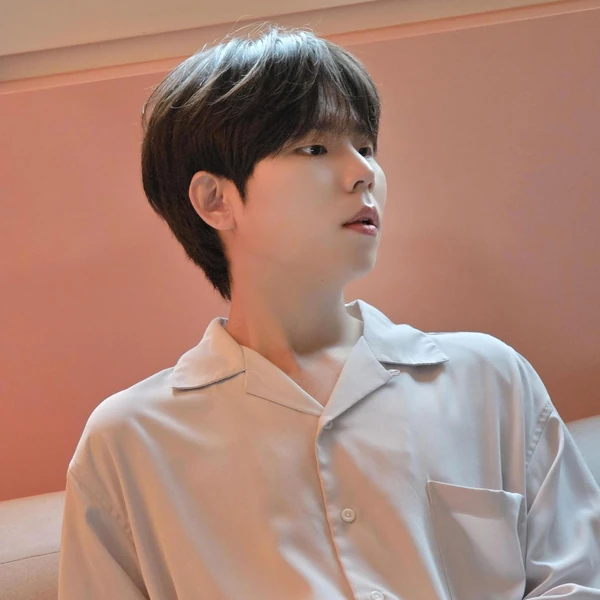 Today's Most Loved Jung Seunghwan