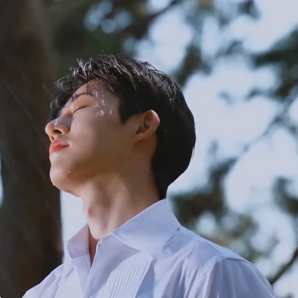 Today's Most Loved B.I