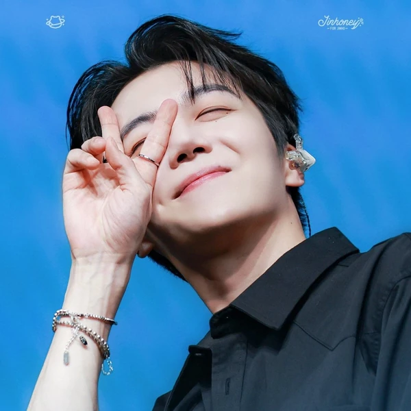 Today's Most Loved Jinho (PENTAGON)