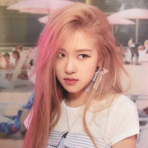 充滿粉絲愛意的ROSÉ (BLACKPINK)人氣照片