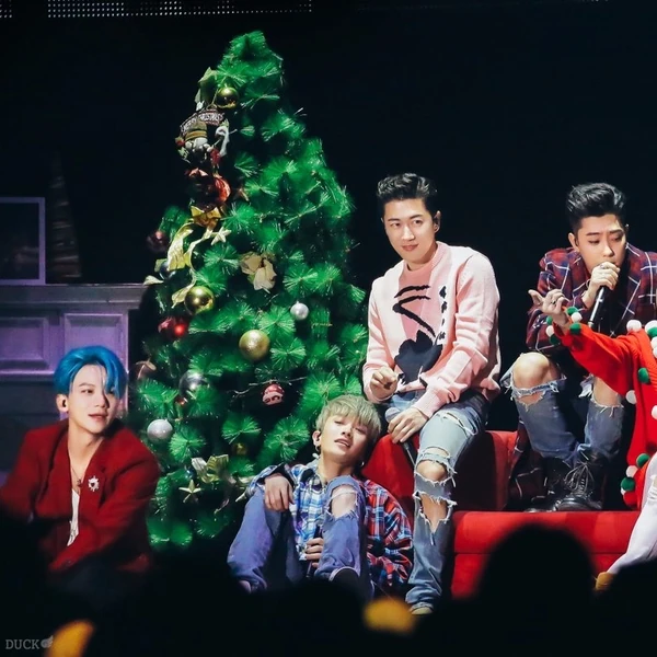 Top Photo Full of SECHSKIES Love