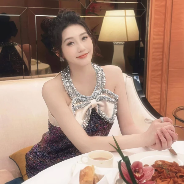 Today's Most Loved Joyce Chu