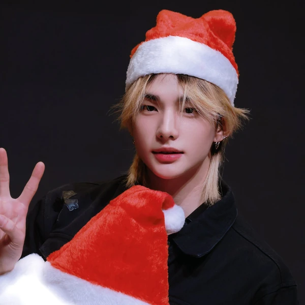 Signature photo of Hyunjin (Stray Kids) capturing their charm